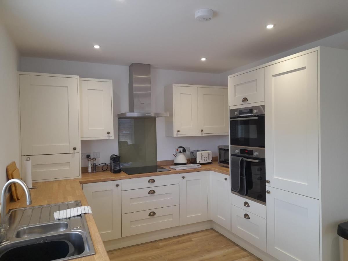 The Stables A Contractor Family 2 Bed Town House In Central Melton Mowbray Exterior photo